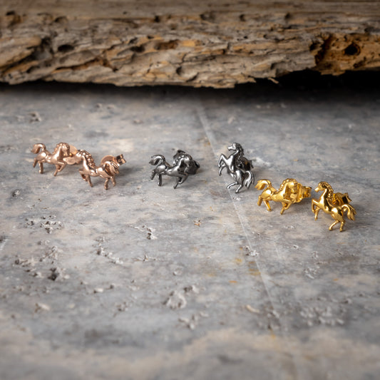 Sterlingsilber Ohrringe „Trotting Horse“ – Eleganz in Bewegung für echte Pferdeliebhaberinnen