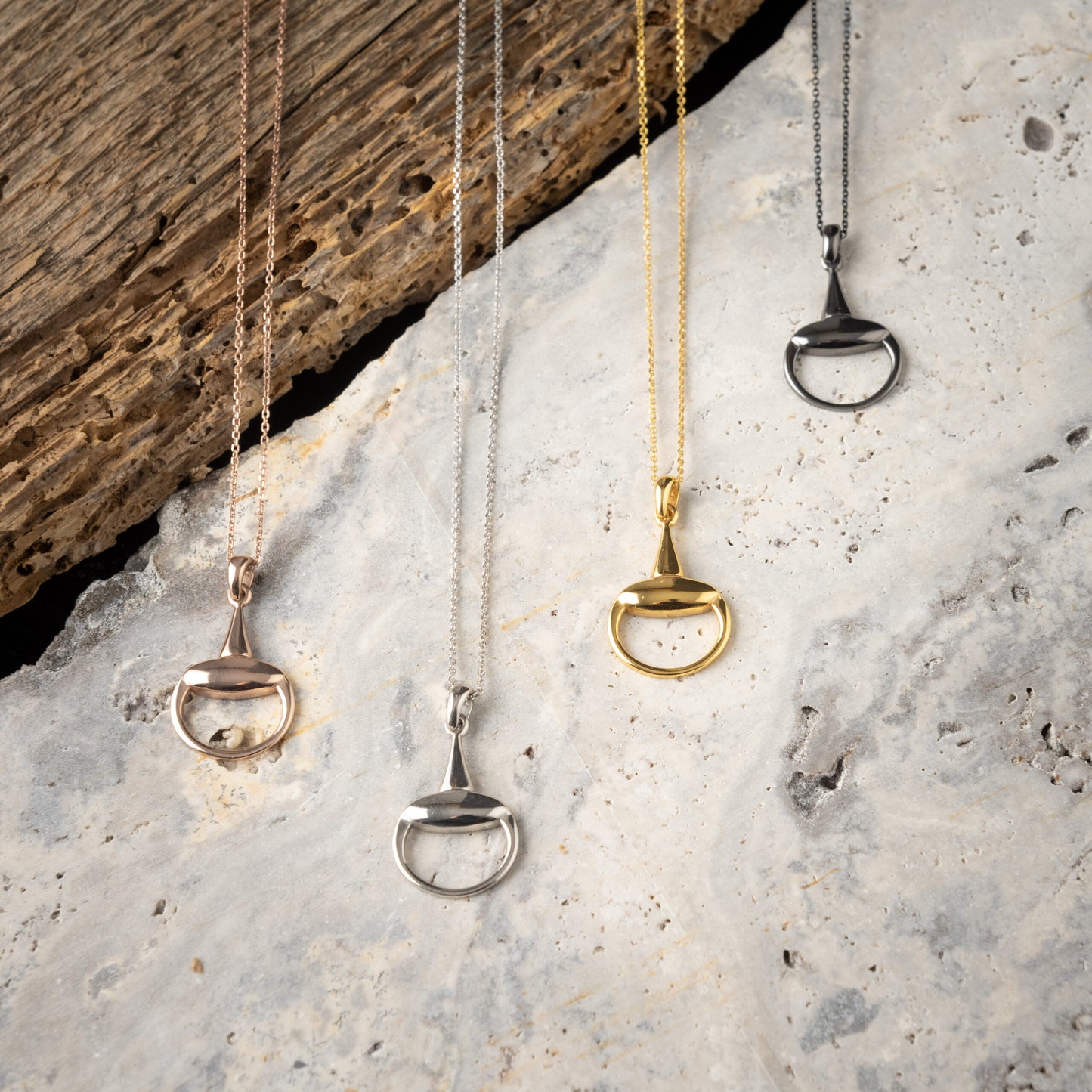 Sterlingsilber Big Snaffle Bit Halskette – Minimalistische Eleganz & kraftvolle Symbolik für Reiterinnen